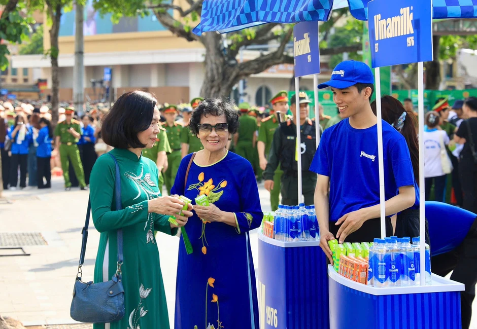 40.000 sản phẩm dinh dưỡng Vinamilk tiếp sức chương trình “Tổ quốc bình yên”