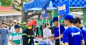 40.000 sản phẩm dinh dưỡng Vinamilk tiếp sức chương trình “Tổ quốc bình yên”