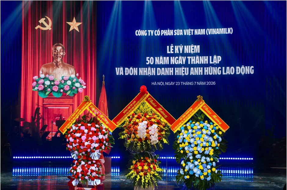 50 năm phụng sự khát vọng Việt, Vinamilk đón nhận danh hiệu Anh hùng Lao động lần hai 50 năm phụng sự khát vọng Việt, Vinamilk đón nhận danh hiệu Anh hùng Lao động lần hai