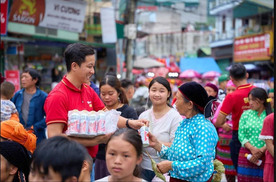 5.000 phần quà WinMart+ trao tặng bà con Mèo Vạc, đánh dấu cửa hàng thứ 5.000 5.000 phần quà WinMart+ trao tặng bà con Mèo Vạc, đánh dấu cửa hàng thứ 5.000