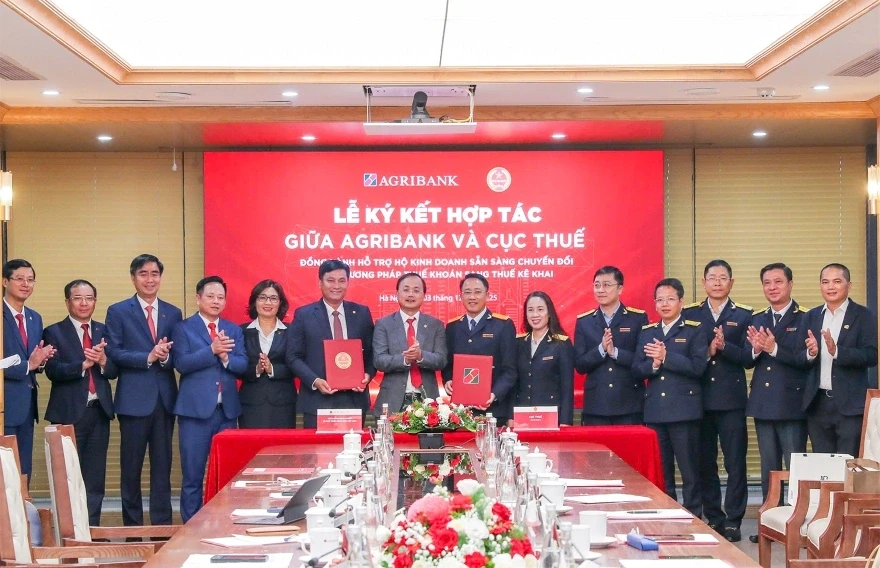 Agribank đồng hành hộ kinh doanh: Kê khai thuế dễ dàng - chuyển đổi doanh nghiệp vững vàng Agribank đồng hành hộ kinh doanh: Kê khai thuế dễ dàng - chuyển đổi doanh nghiệp vững vàng