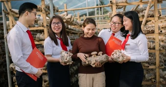 Agribank đồng hành hộ kinh doanh: Kê khai thuế dễ dàng - chuyển đổi doanh nghiệp vững vàng