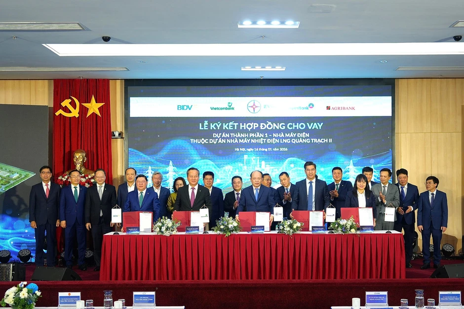 Agribank khẳng định bản lĩnh ngân hàng 'trụ cột' qua các dự án trọng điểm quốc gia Agribank khẳng định bản lĩnh ngân hàng 'trụ cột' qua các dự án trọng điểm quốc gia