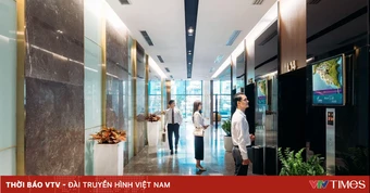 Ai cũng nói là nhìn thấy trong thang máy