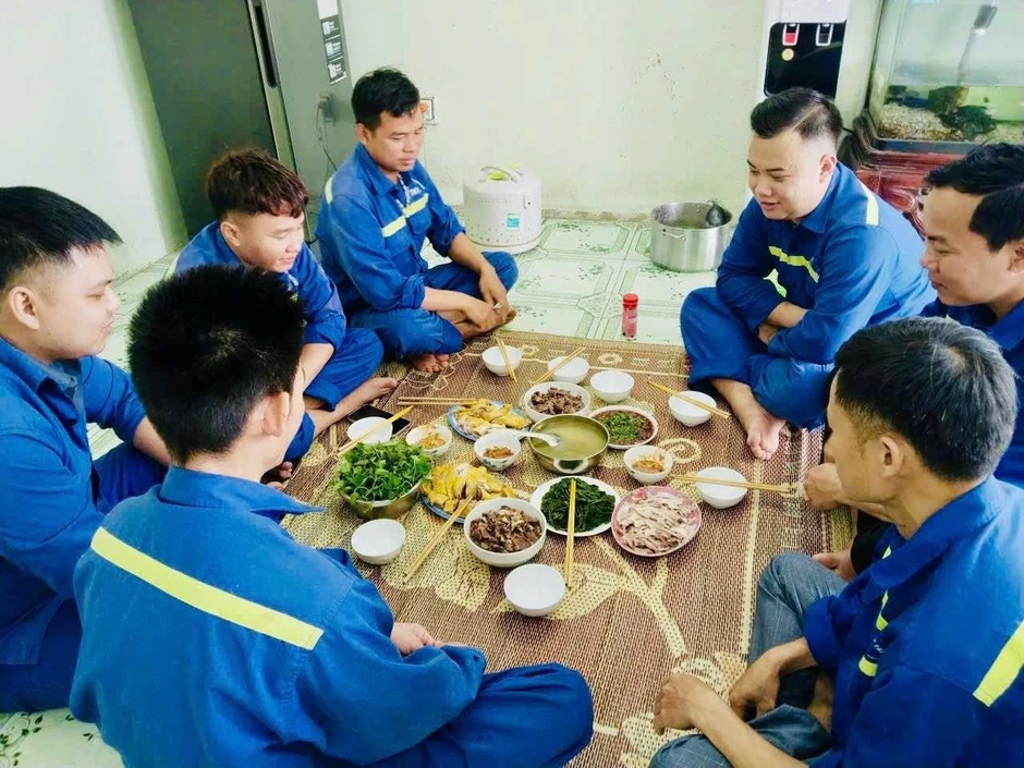 Ấm áp “Bữa cơm Công đoàn” tại các đơn vị TKV Ấm áp “Bữa cơm Công đoàn” tại các đơn vị TKV