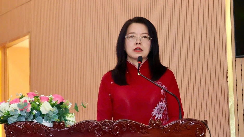Bà Nguyễn Thị Ánh Hoa: ‘Không ngừng nỗ lực đóng góp cho sự phát triển’ Bà Nguyễn Thị Ánh Hoa: ‘Không ngừng nỗ lực đóng góp cho sự phát triển’