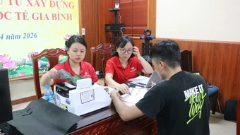 Bắc Ninh: 40 hộ gia đình nhận thưởng sớm bàn giao mặt bằng dự án Cảng hàng không quốc tế Gia Bình