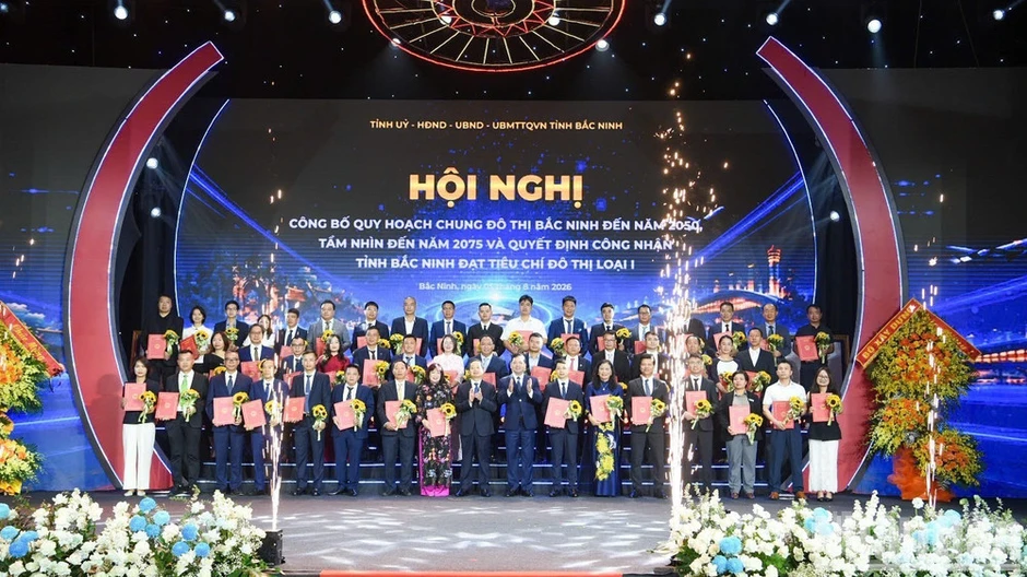 Bắc Ninh trao các quyết định đầu tư cho 48 dự án, tổng vốn gần 7 tỷ USD Bắc Ninh trao các quyết định đầu tư cho 48 dự án, tổng vốn gần 7 tỷ USD