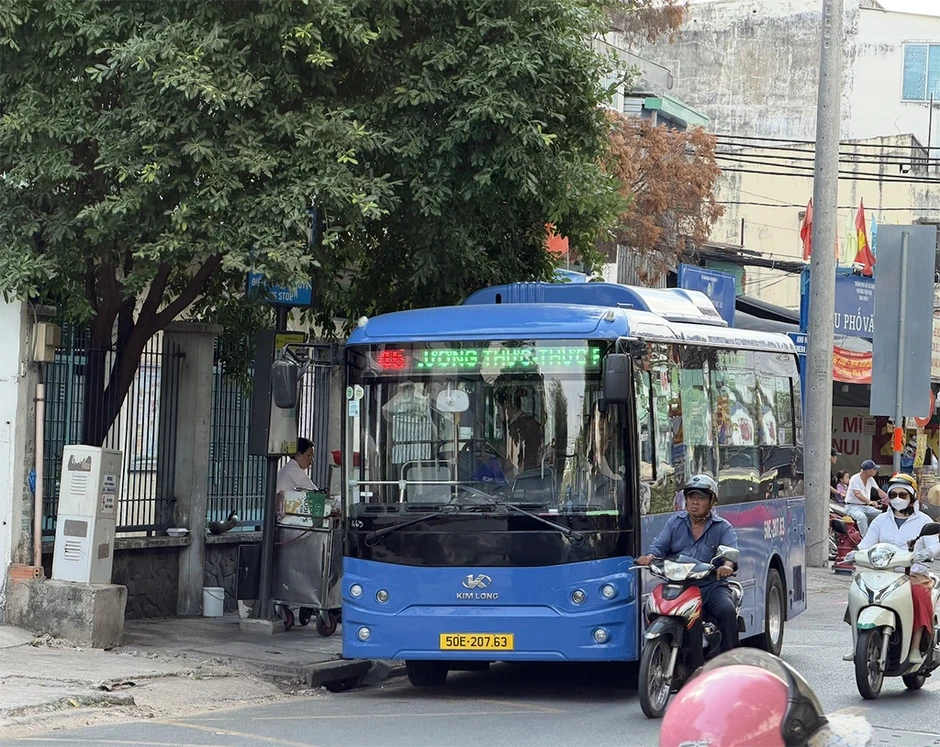 Bàn cách 'kéo' người dân đi xe buýt Bàn cách 'kéo' người dân đi xe buýt