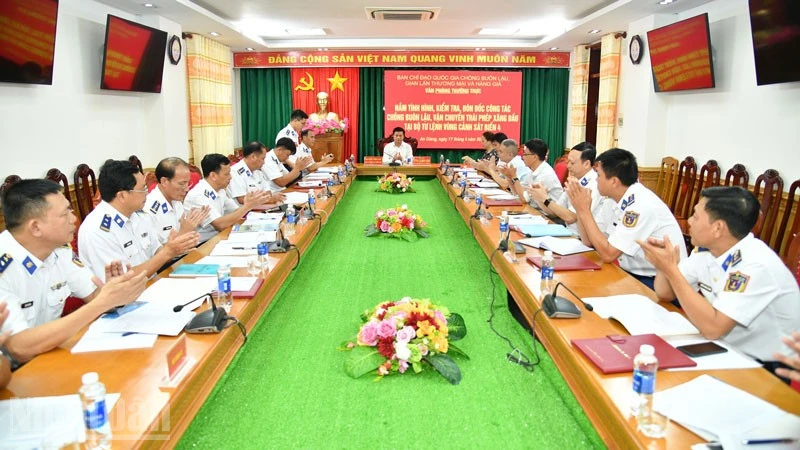 Ban Chỉ đạo 389 Quốc gia kiểm tra công tác chống buôn lậu tại Bộ Tư lệnh Vùng Cảnh sát biển 4