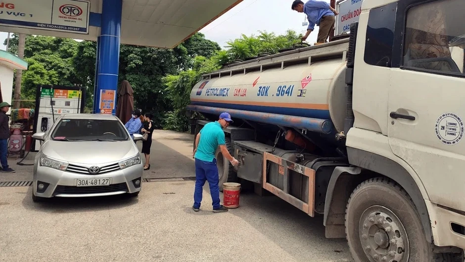 Bán đại trà xăng E10 từ 30/4/2026: Doanh nghiệp xăng dầu rất trăn trở Bán đại trà xăng E10 từ 30/4/2026: Doanh nghiệp xăng dầu rất trăn trở