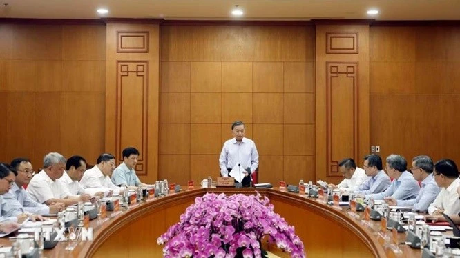 Bàn giải pháp tái định vị TKV thành mô hình Tập đoàn công nghiệp-năng lượng-vật liệu hiện đại Bàn giải pháp tái định vị TKV thành mô hình Tập đoàn công nghiệp-năng lượng-vật liệu hiện đại