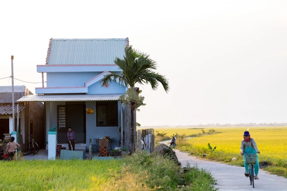 Bàn giao nhà an toàn cho người dân chịu ảnh hưởng bởi thiên tai tại tỉnh Đắk Lắk Bàn giao nhà an toàn cho người dân chịu ảnh hưởng bởi thiên tai tại tỉnh Đắk Lắk