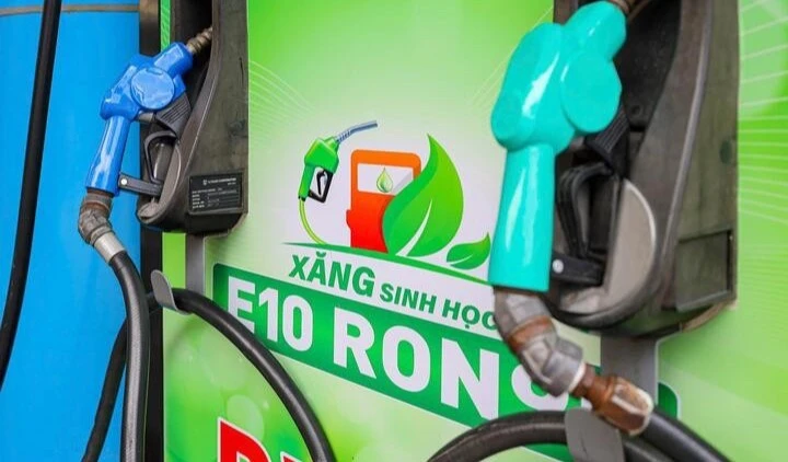 Bán xăng E10 trên toàn quốc từ ngày 30/4 Bán xăng E10 trên toàn quốc từ ngày 30/4