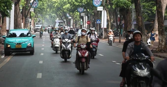 Bao giờ TP.HCM siết xe xăng dầu vào nội đô?