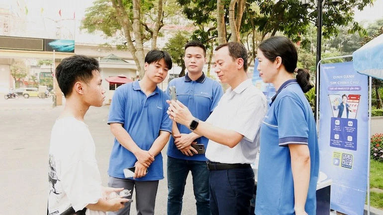Bắt đầu chuẩn hóa thông tin thuê bao di động theo quy định mới Bắt đầu chuẩn hóa thông tin thuê bao di động theo quy định mới