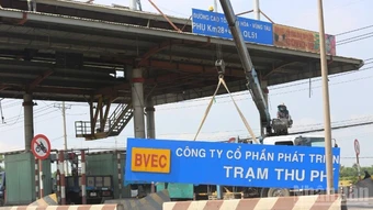 Bắt đầu tháo dỡ 2 trạm thu phí bỏ hoang trên Quốc lộ 51
