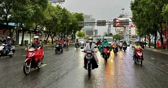 Bất ngờ mưa lớn kéo dài giữa mùa khô Nam bộ, vì sao?