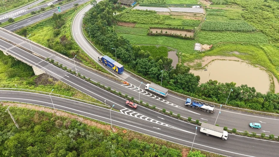 Bầu Hiển và tư duy kiến tạo cực tăng trưởng trên những vùng đất Bầu Hiển và tư duy kiến tạo cực tăng trưởng trên những vùng đất