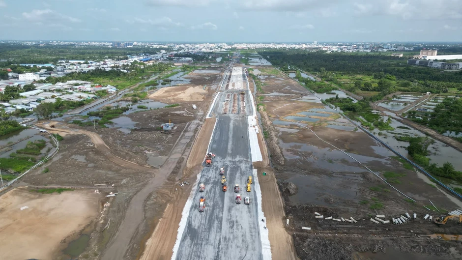 Bên trong công trường dự án nâng cấp sân bay Cà Mau