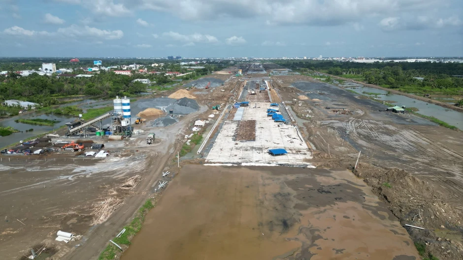 Bên trong công trường dự án nâng cấp sân bay Cà Mau