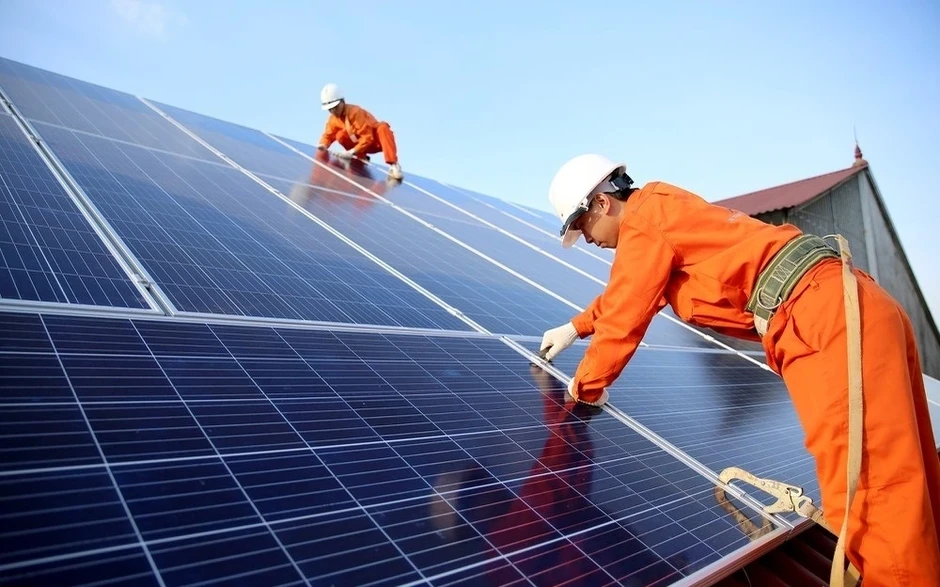 Bị phạt tới 100 triệu đồng nếu lắp điện mặt trời không thông báo Bị phạt tới 100 triệu đồng nếu lắp điện mặt trời không thông báo