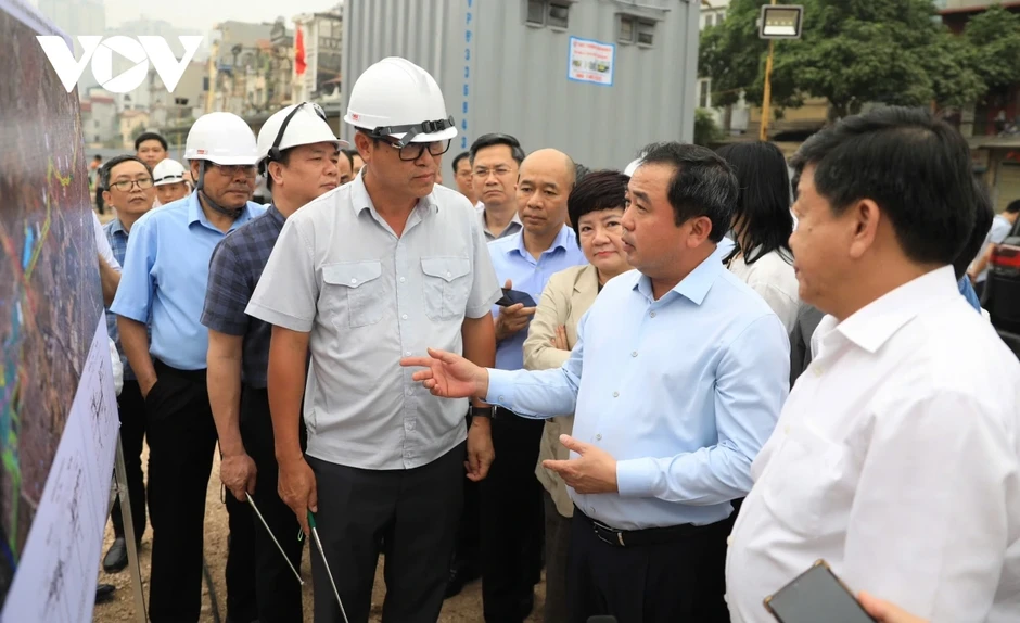 Bí thư Thành ủy Hà Nội kiểm tra tiến độ các công trình trọng điểm Bí thư Thành ủy Hà Nội kiểm tra tiến độ các công trình trọng điểm