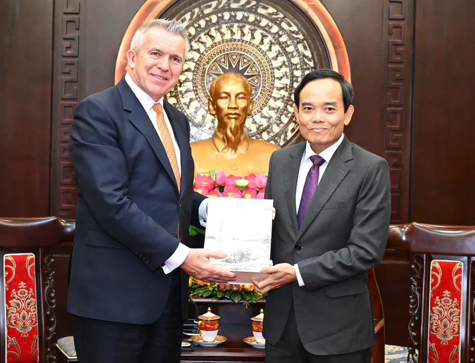 Bí thư Thành ủy TPHCM Trần Lưu Quang: Tạo điều kiện thuận lợi để triển khai dự án trung tâm dữ liệu AI Bí thư Thành ủy TPHCM Trần Lưu Quang: Tạo điều kiện thuận lợi để triển khai dự án trung tâm dữ liệu AI