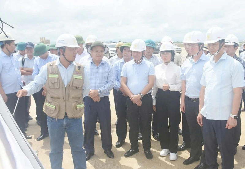 Bí thư Tỉnh ủy Quảng Trị Vương Quốc Tuấn yêu cầu đẩy nhanh, không để lùi thêm mốc thời gian nào các dự án động lực, trọng điểm Bí thư Tỉnh ủy Quảng Trị Vương Quốc Tuấn yêu cầu đẩy nhanh, không để lùi thêm mốc thời gian nào các dự án động lực, trọng điểm