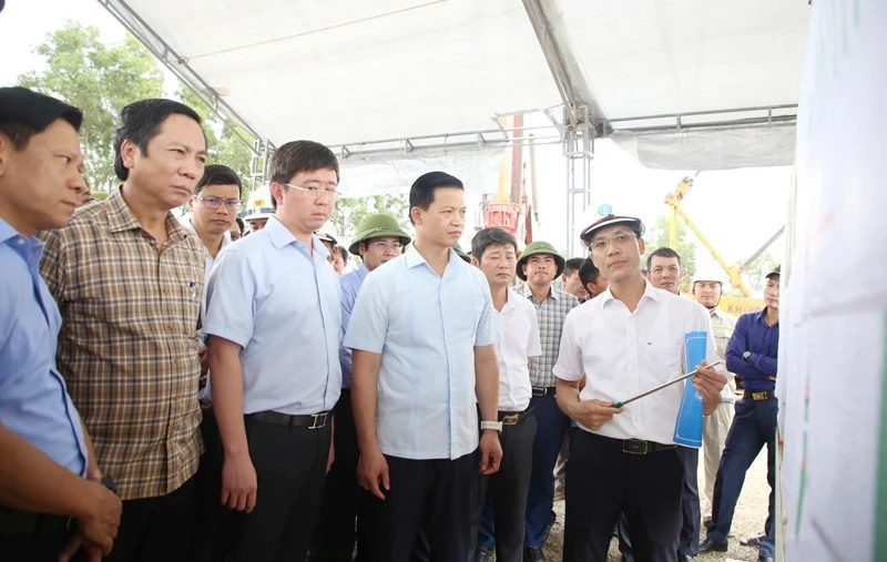 Bí thư Tỉnh ủy Quảng Trị Vương Quốc Tuấn yêu cầu đẩy nhanh, không để lùi thêm mốc thời gian nào các dự án động lực, trọng điểm Bí thư Tỉnh ủy Quảng Trị Vương Quốc Tuấn yêu cầu đẩy nhanh, không để lùi thêm mốc thời gian nào các dự án động lực, trọng điểm