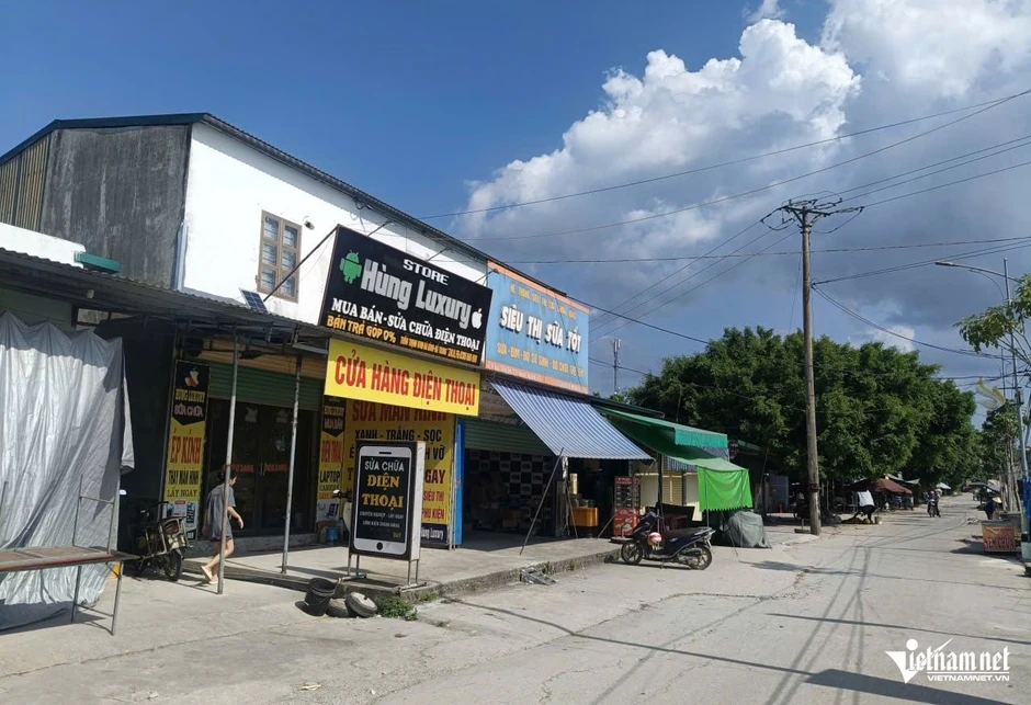 Bị từ chối đầu tư, chợ hàng nghìn mét vuông vẫn sừng sững mọc lên ở Thanh Hóa Bị từ chối đầu tư, chợ hàng nghìn mét vuông vẫn sừng sững mọc lên ở Thanh Hóa