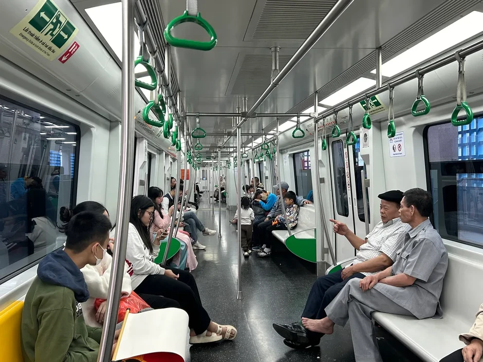 Biến động giá xăng dầu, nhiều người thay đổi thói quen đi lại Biến động giá xăng dầu, nhiều người thay đổi thói quen đi lại