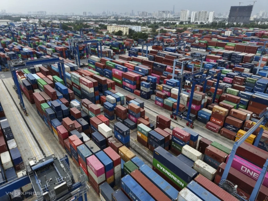 Biến động toàn cầu phủ bóng triển vọng xuất khẩu Biến động toàn cầu phủ bóng triển vọng xuất khẩu