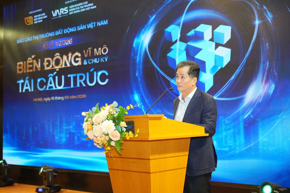 Biến động vĩ mô và chu kỳ tái cấu trúc thị trường bất động sản Biến động vĩ mô và chu kỳ tái cấu trúc thị trường bất động sản
