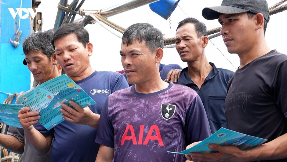 Biên phòng Gia Lai đồng hành cùng ngư dân chung tay gỡ “thẻ vàng” IUU Biên phòng Gia Lai đồng hành cùng ngư dân chung tay gỡ “thẻ vàng” IUU