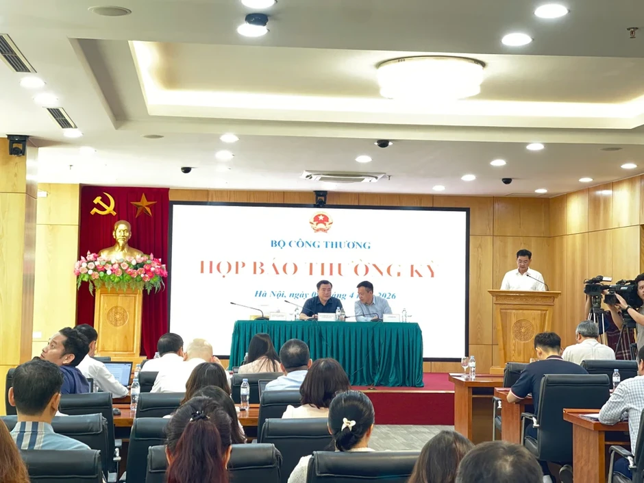 Bộ Công Thương đề xuất bán xăng E10 trên toàn quốc từ 30-4 Bộ Công Thương đề xuất bán xăng E10 trên toàn quốc từ 30-4