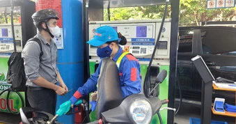 Bộ Công Thương đề xuất bán xăng E10 trên toàn quốc từ 30-4