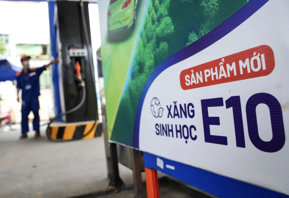 Bộ Công thương đề xuất điều chỉnh thuế để hạ giá xăng E10 Bộ Công thương đề xuất điều chỉnh thuế để hạ giá xăng E10