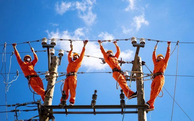 Bộ Công Thương nói về đề xuất áp dụng giá điện giờ cao điểm với hộ gia đình Bộ Công Thương nói về đề xuất áp dụng giá điện giờ cao điểm với hộ gia đình