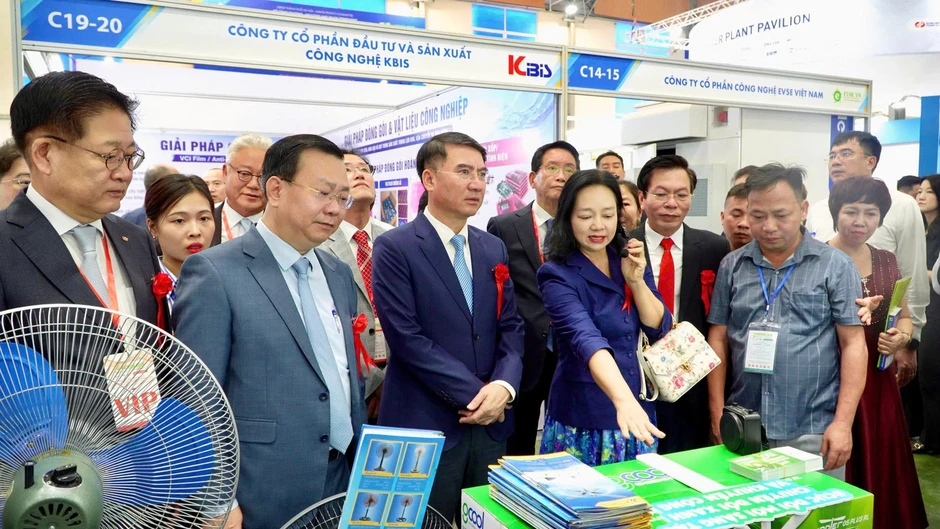 Bộ Công Thương tổ chức 25 gian hàng xanh - tiết kiệm năng lượng trên toàn quốc Bộ Công Thương tổ chức 25 gian hàng xanh - tiết kiệm năng lượng trên toàn quốc