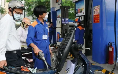 Bộ Tài chính đề xuất giảm thuế bảo vệ môi trường với xăng dầu