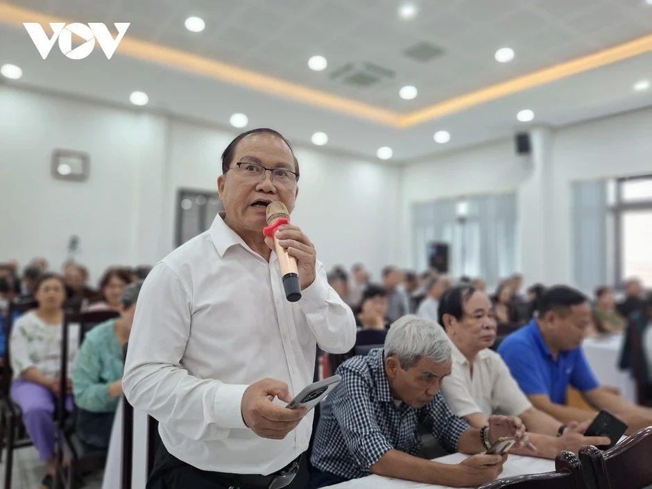 Bố trí tạm hộ buôn bán vỉa hè vào khu đất trống để tránh đứt gãy sinh kế Bố trí tạm hộ buôn bán vỉa hè vào khu đất trống để tránh đứt gãy sinh kế