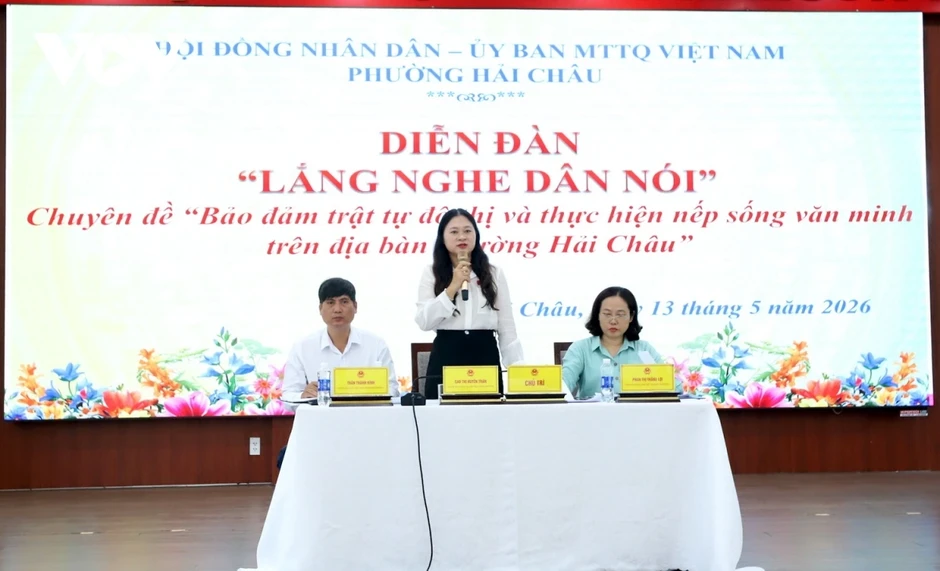 Bố trí tạm hộ buôn bán vỉa hè vào khu đất trống để tránh đứt gãy sinh kế Bố trí tạm hộ buôn bán vỉa hè vào khu đất trống để tránh đứt gãy sinh kế
