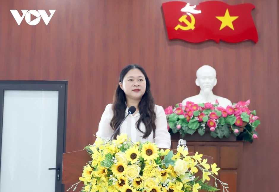 Bố trí tạm hộ buôn bán vỉa hè vào khu đất trống để tránh đứt gãy sinh kế Bố trí tạm hộ buôn bán vỉa hè vào khu đất trống để tránh đứt gãy sinh kế