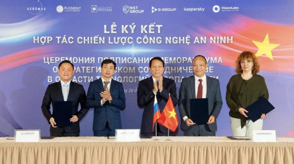 Bộ trưởng Bộ Công an dự lễ ký kết hợp tác công nghệ an ninh tại Liên bang Nga Bộ trưởng Bộ Công an dự lễ ký kết hợp tác công nghệ an ninh tại Liên bang Nga