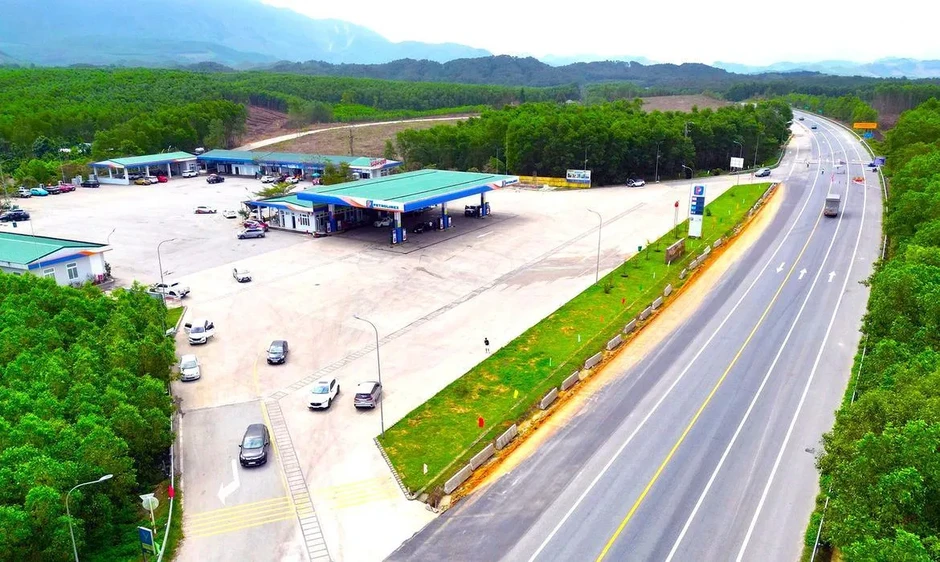Bộ Xây dựng siết tiến độ hoàn thành hạ tầng sạc điện tại trạm dừng nghỉ Bộ Xây dựng siết tiến độ hoàn thành hạ tầng sạc điện tại trạm dừng nghỉ