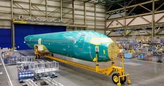 Boeing lỗ vượt dự báo