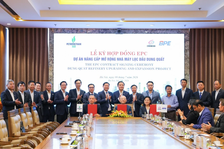 BSR ký hợp đồng tổng thầu dự án mở rộng nhà máy lọc dầu Dung Quất