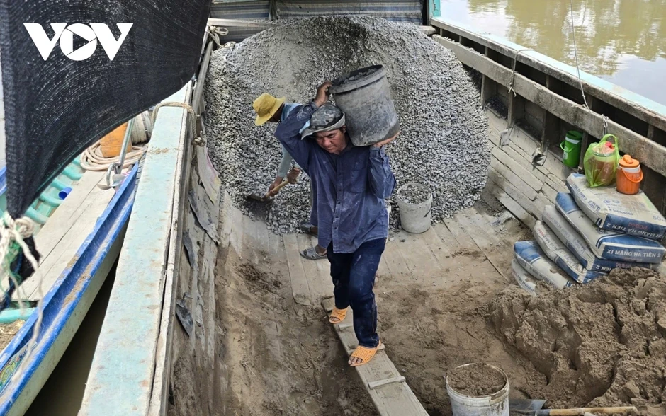 Cà Mau đôn đốc nhà thầu, không vì giá vật liệu cao mà chậm tiến độ Cà Mau đôn đốc nhà thầu, không vì giá vật liệu cao mà chậm tiến độ