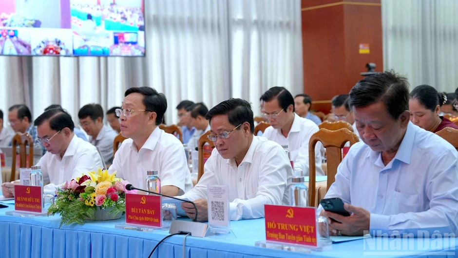 Cà Mau dồn lực chặng nước rút, quyết đạt mục tiêu tăng trưởng 2 con số Cà Mau dồn lực chặng nước rút, quyết đạt mục tiêu tăng trưởng 2 con số